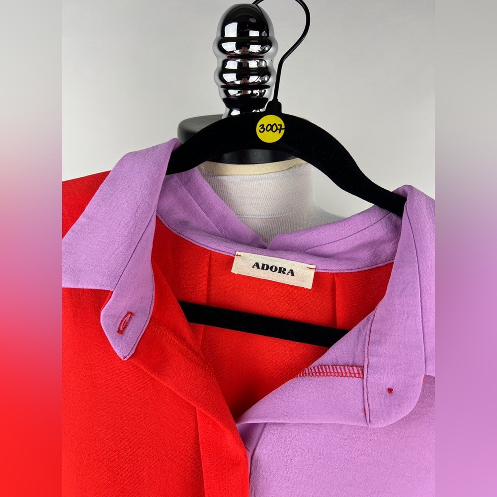 💚 3007. Color Blocking High Low Button Front - Picture 4 of 6